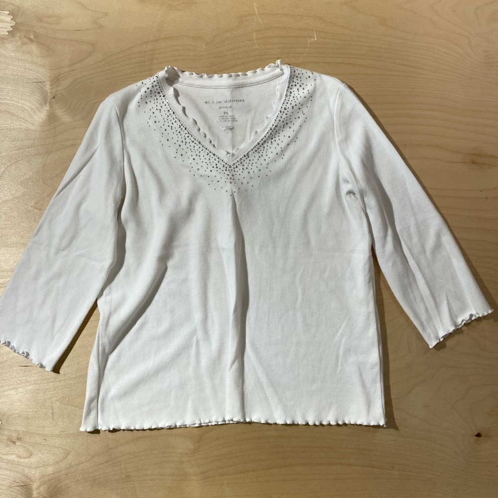 Alfred Dunner White V-Neck Long Sleeve Top with Rhinestone Detail PS (QU)